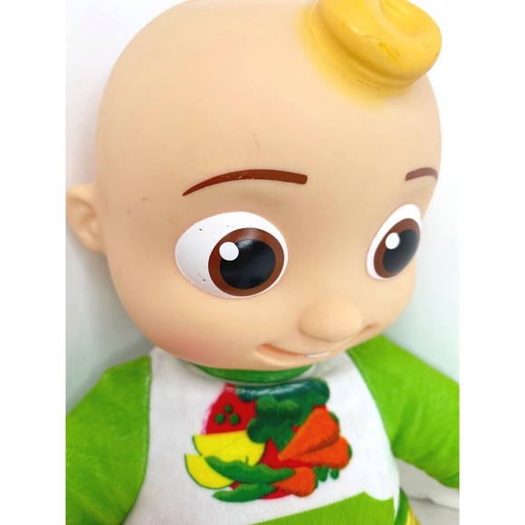 CoComelon Snack Time JJ Plush Doll Apple Sings “Yes Yes Vegetables” Song Phrases - Picture 2 of 5